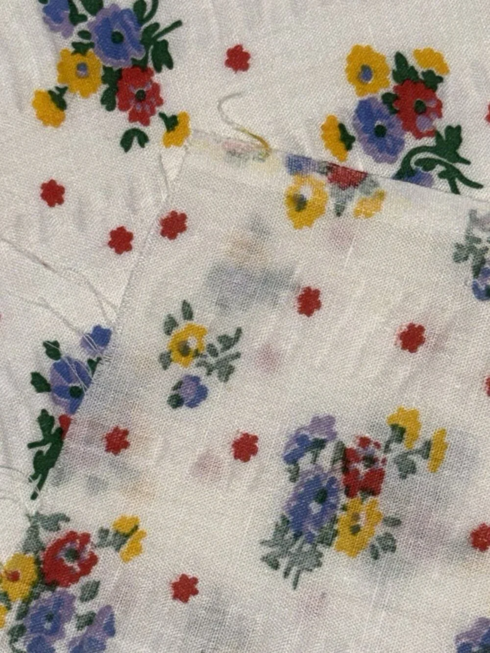 Vintage Fabric Flower Bouquets Primary Colors 1.6 Yds x 44